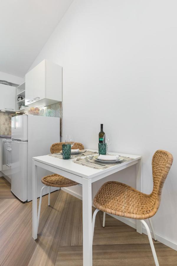 Luxury Apartment Silvana With Beautiful Garden Сплит Екстериор снимка